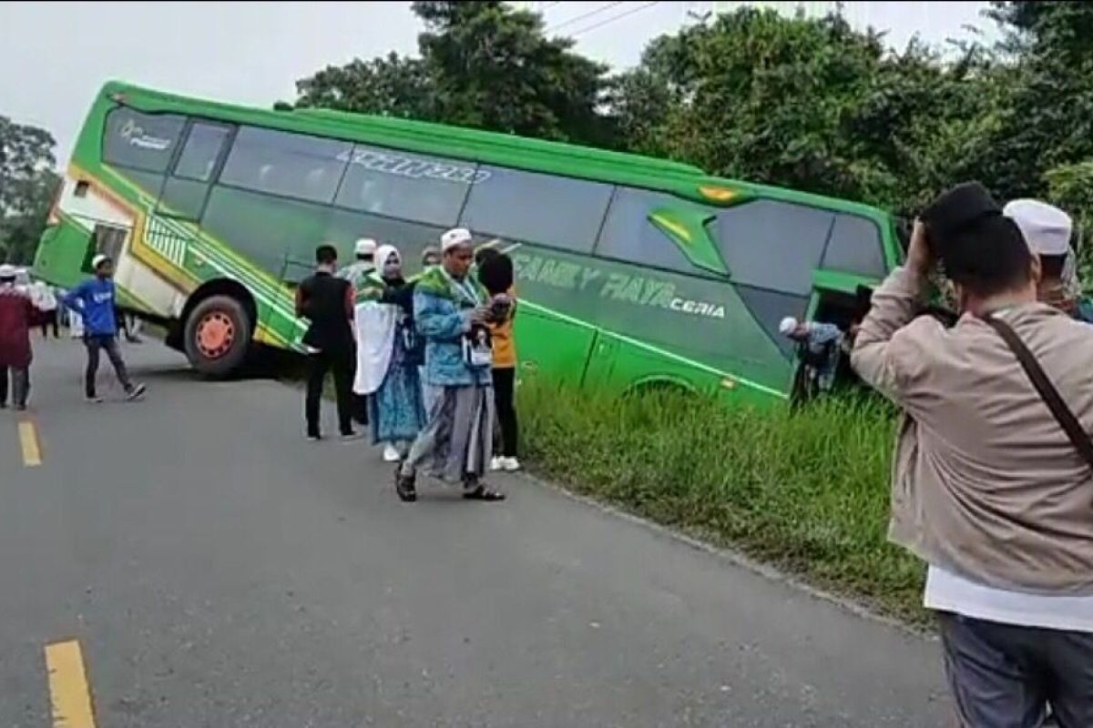 Bus calon jamaah haji asal Merangin kecelakaan di jalan Lintas Jambi-Sarolangun