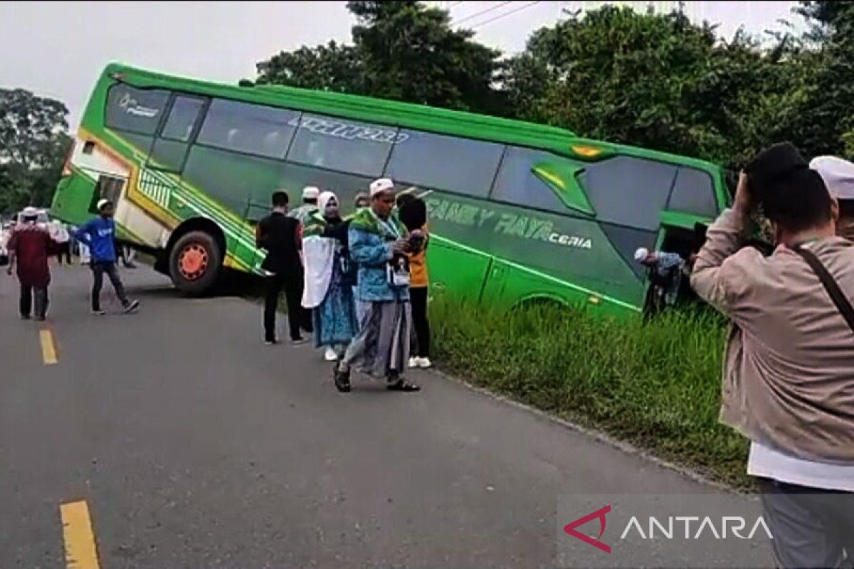 PPIH Jambi kirim bus jemput JCH yang alami kecelakaan