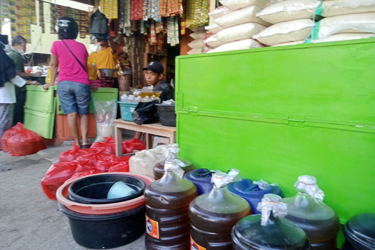 Pemkot menunggu aturan pembelian minyak goreng dengan PeduliLindungi