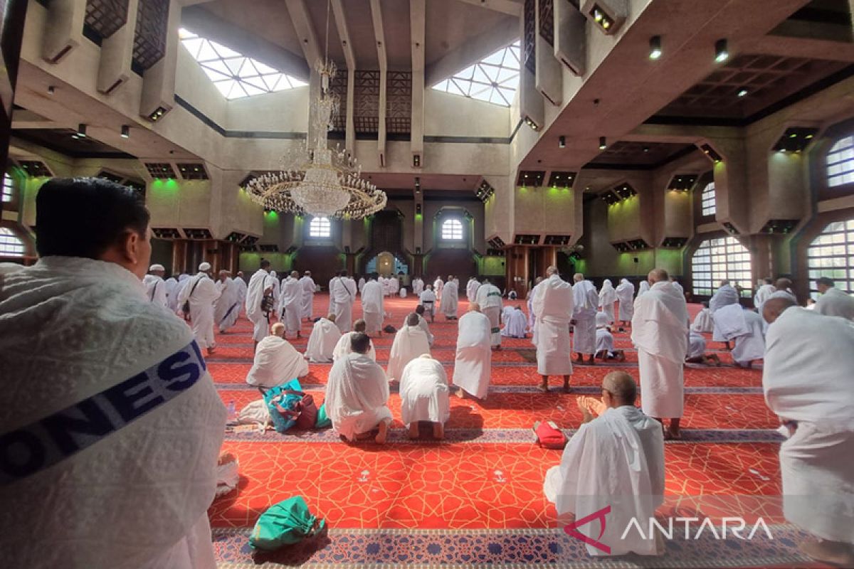 Calhaj memilih miqat umrah di Masjid Aisha karena lebih dekat