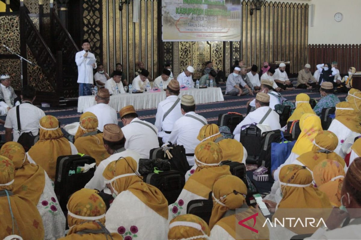 Bupati lepas 185 Jemaah Calon Haji Kabupaten Gorontalo