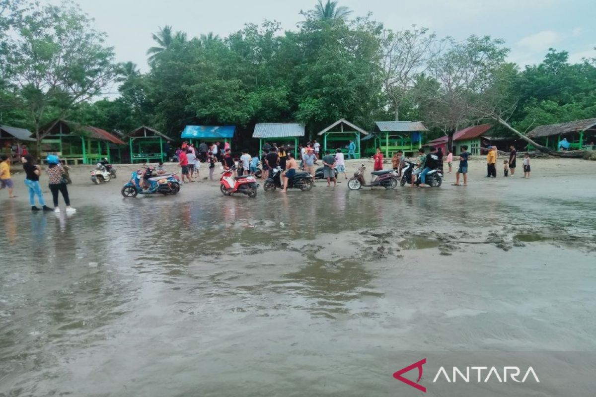 Tenggelam, tiga bocah wisatawan Pantai Batu Gong di Konawe