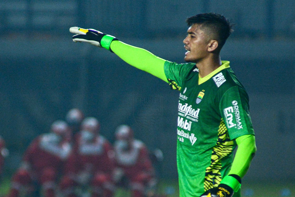 Dapat libur dari pelatih, kiper Persib pilih pulang ke Garut