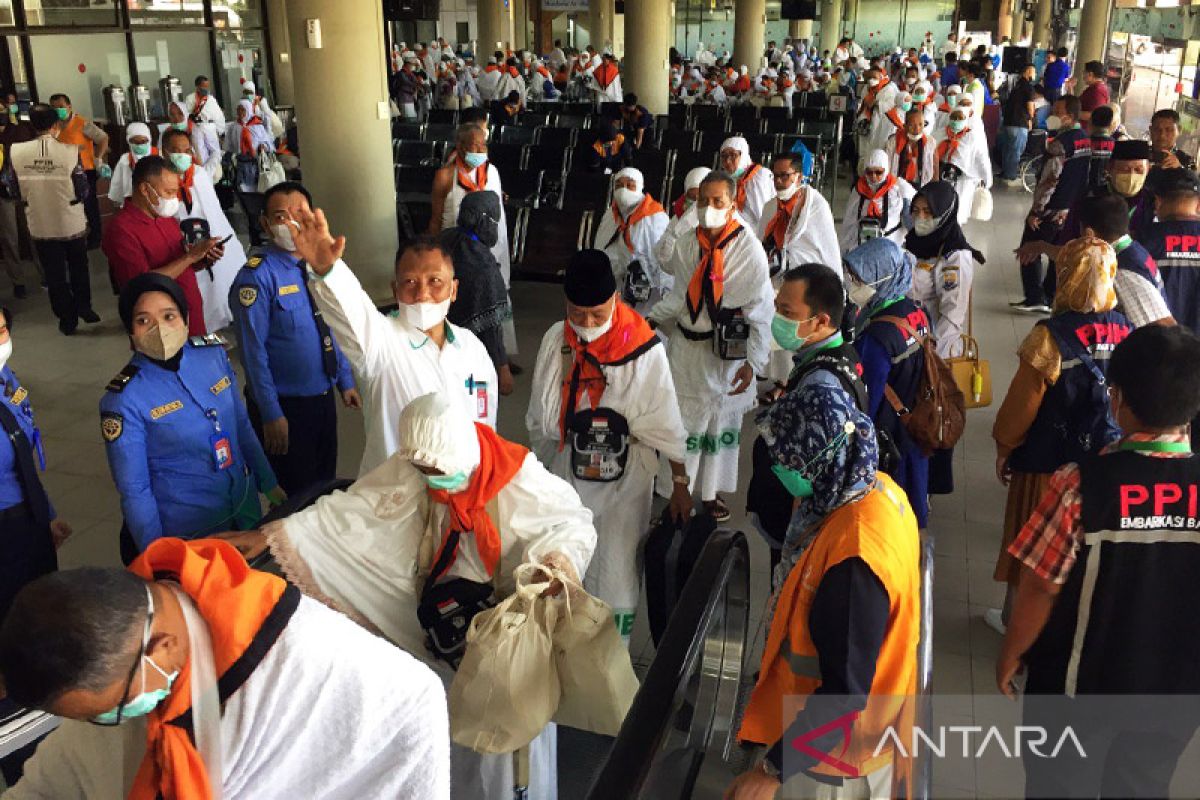 30 jamaah risiko tinggi Kloter 11 Batam dalam pengawasan TKHI