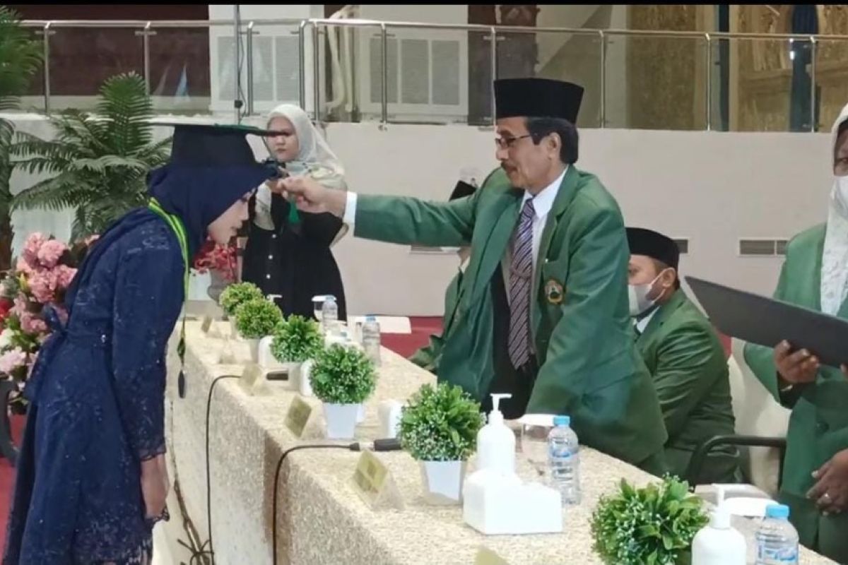 Sebanyak 210 lulusan SMP dan SMA ikuti wisuda Sekolah Islam Shafta
