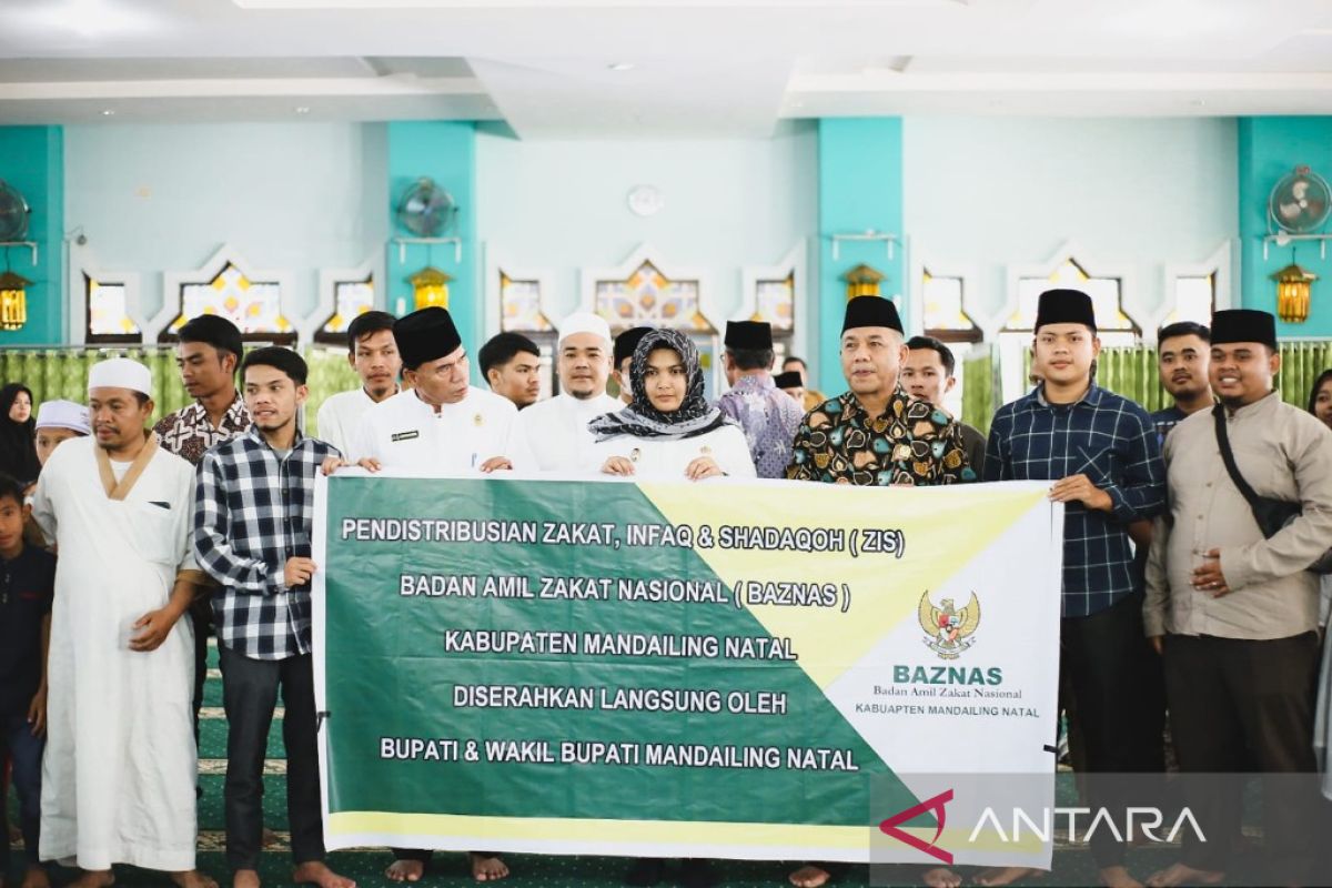 138 warga di Madina terima bantuan dari Baznas