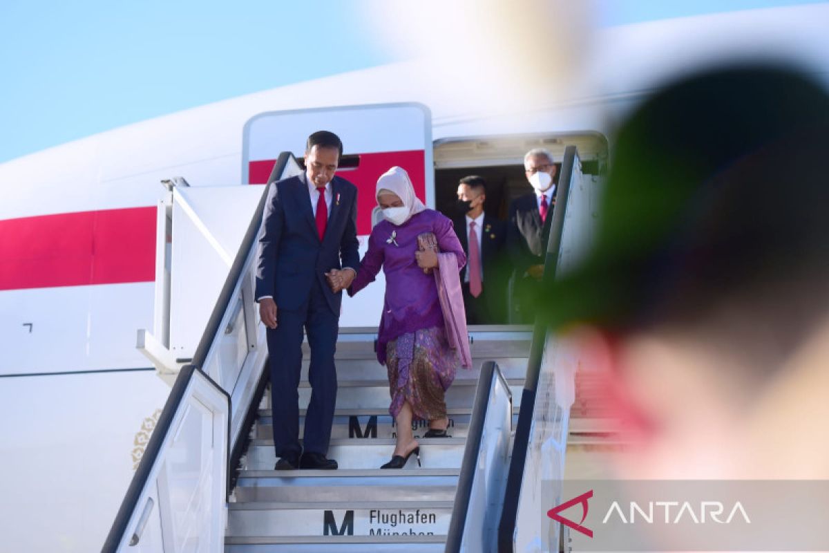 Waktu tiba lebih cepat, pesawat Presiden Jokowi sempat berputar-putar