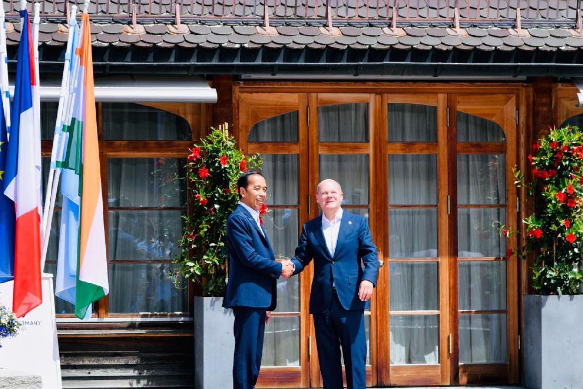 President Jokowi arrives at G7 Summit, welcomed by German Chancellor