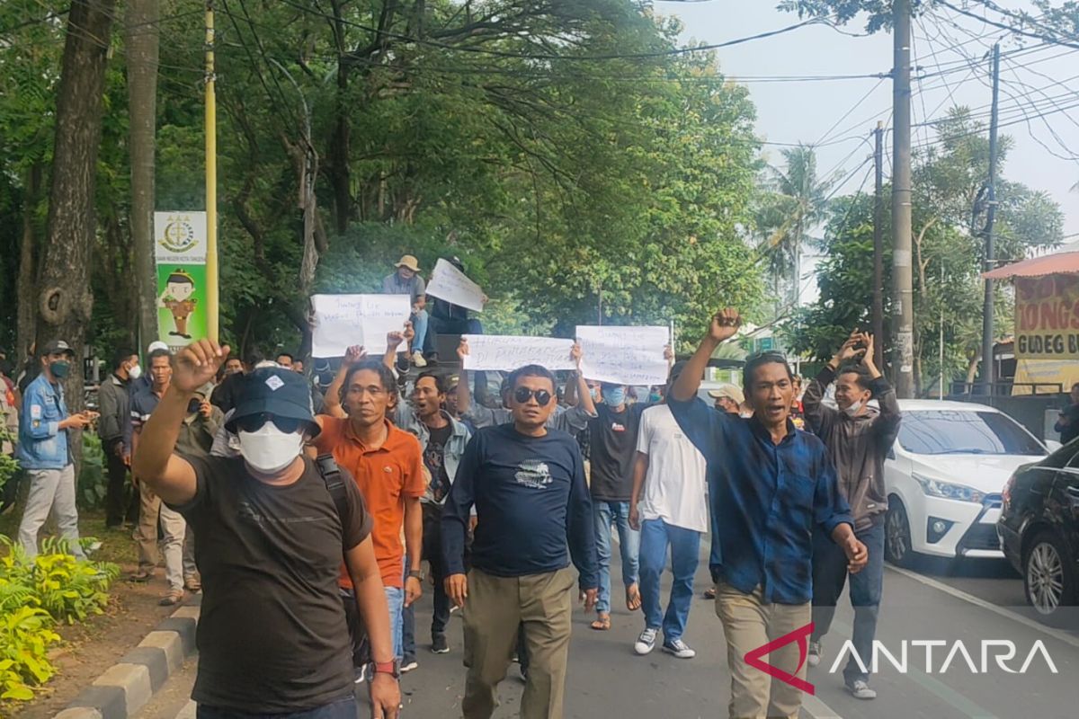 Warga Pantura Tangerang Demo di PN, Koordintor aksi:  Jimmy Lie layak ditahan