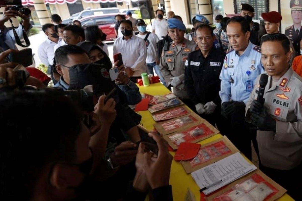 Polisi tetapkan 11 tersangka penyelundupan narkoba di Lapas Pemuda Madiun