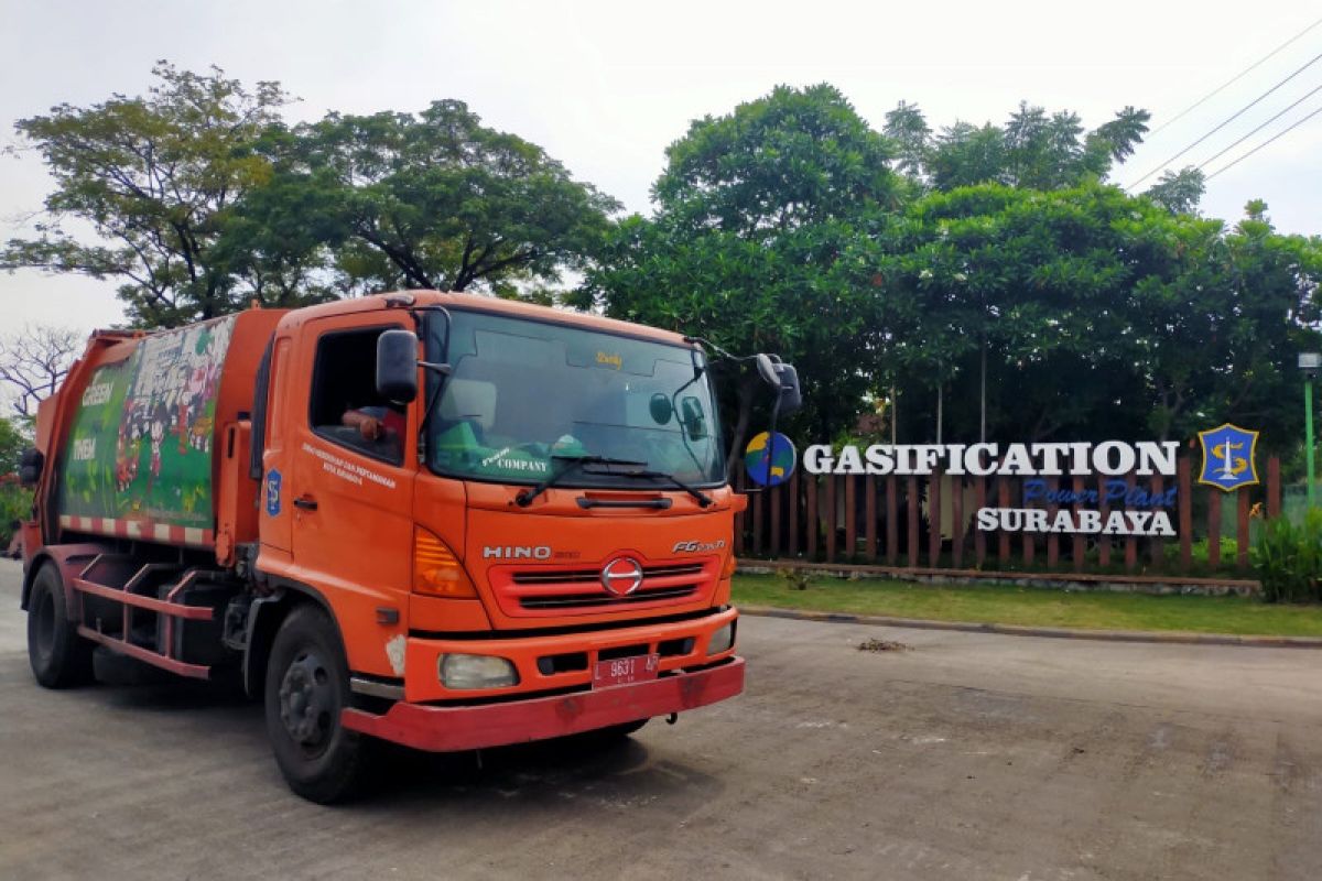 DLH Surabaya atasi bau, truk sampah pakai jenis compactor