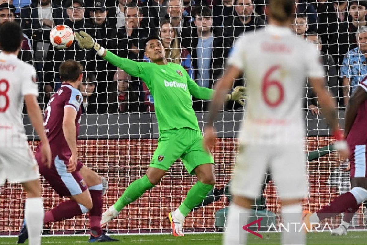 Alphonse Areola senang bisa teken kontrak permanen di West Ham