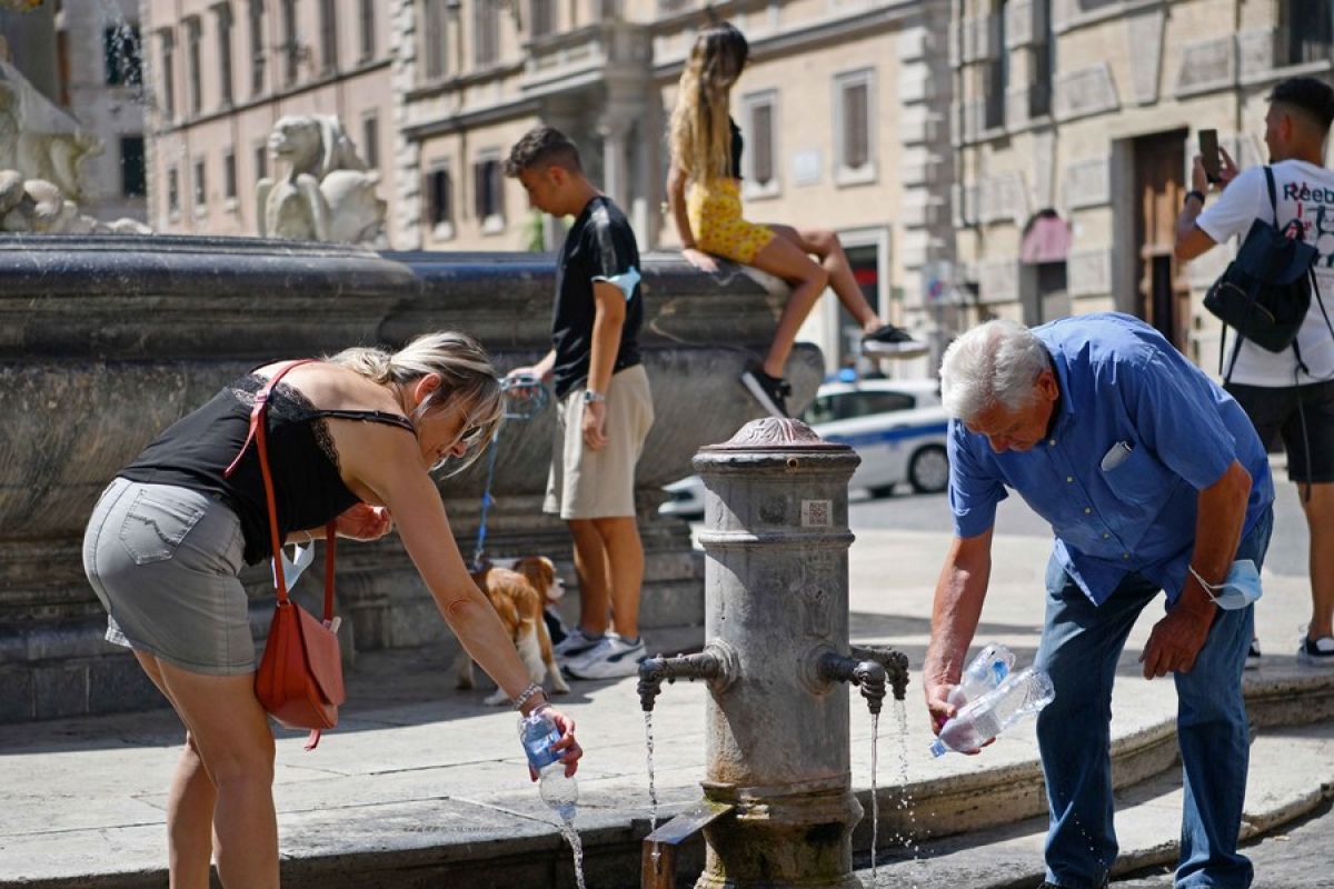 Kekeringan, daerah terpadat Italia serukan pembatasan penggunaan air