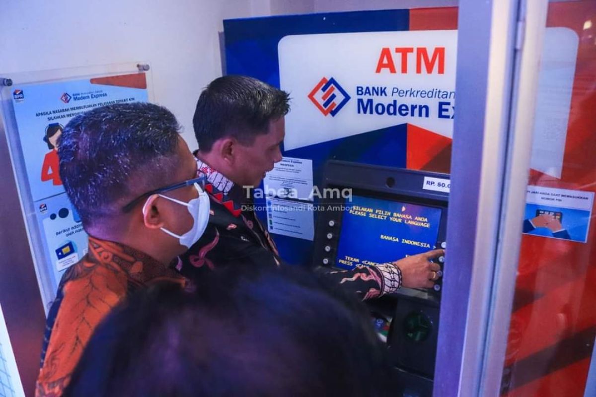 BPR Modern Express Ambon luncurkan layanan ATM, peningkatan layanan untuk nasabah