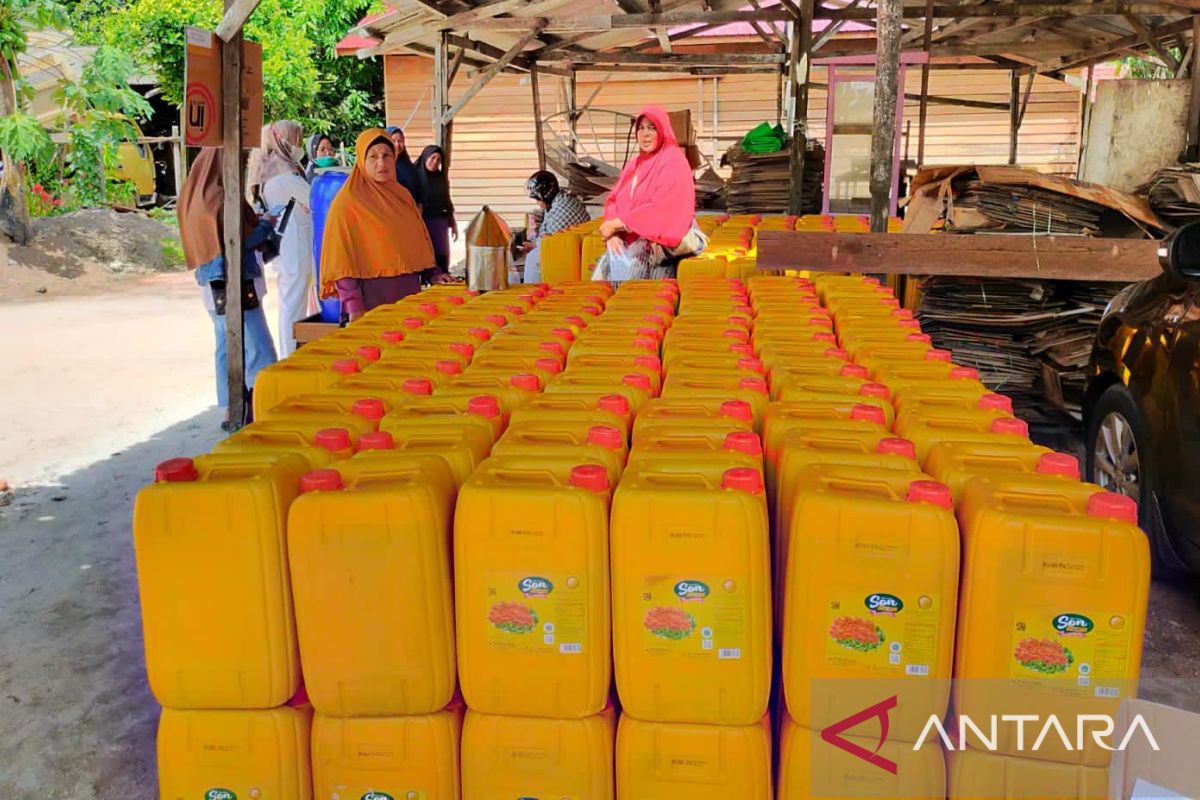 Warga Natuna harap pembelian minyak goreng curah tidak sulit