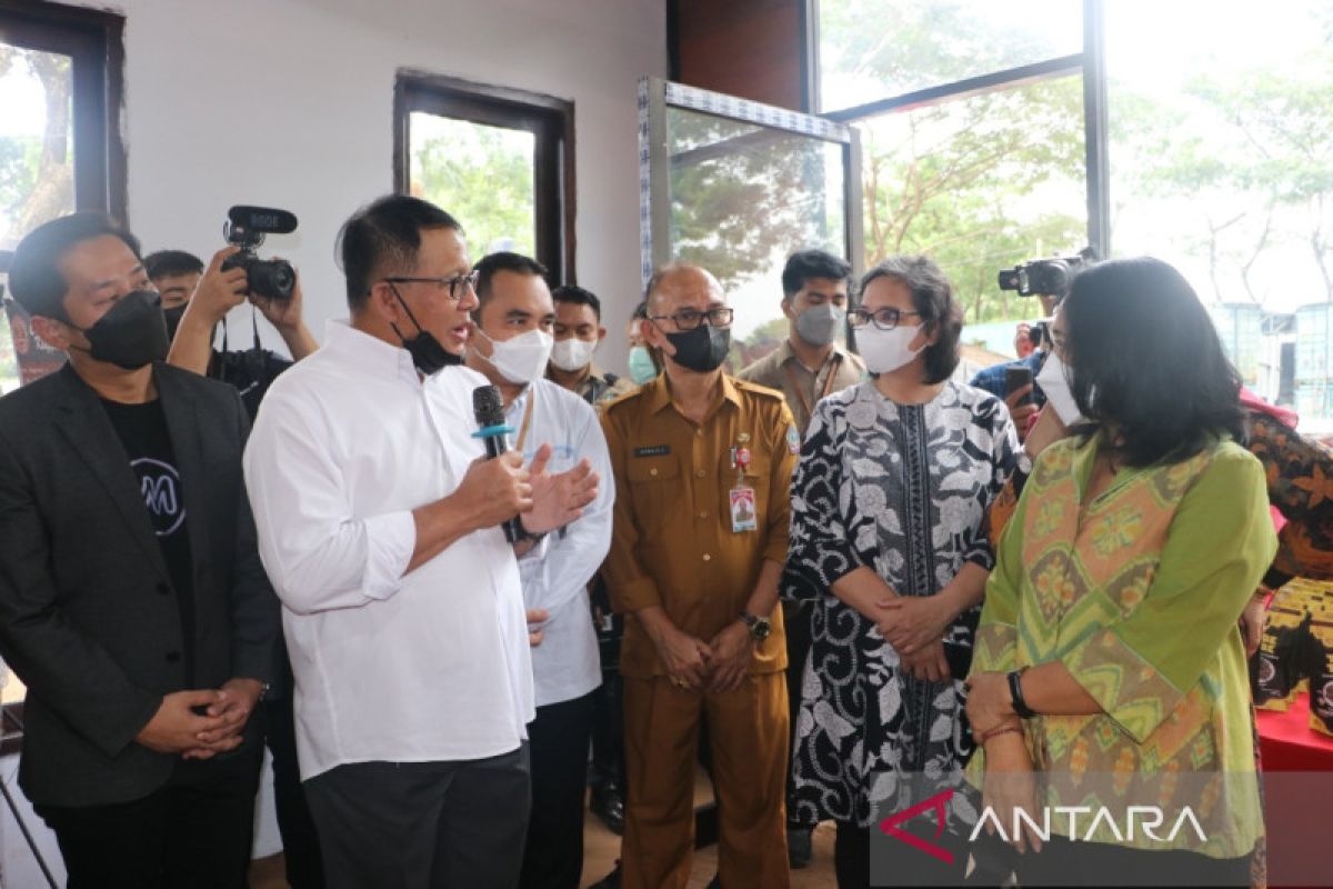Bintang apresiasi upaya PLN kembangkan UMKM Center Rumah Alam Manado