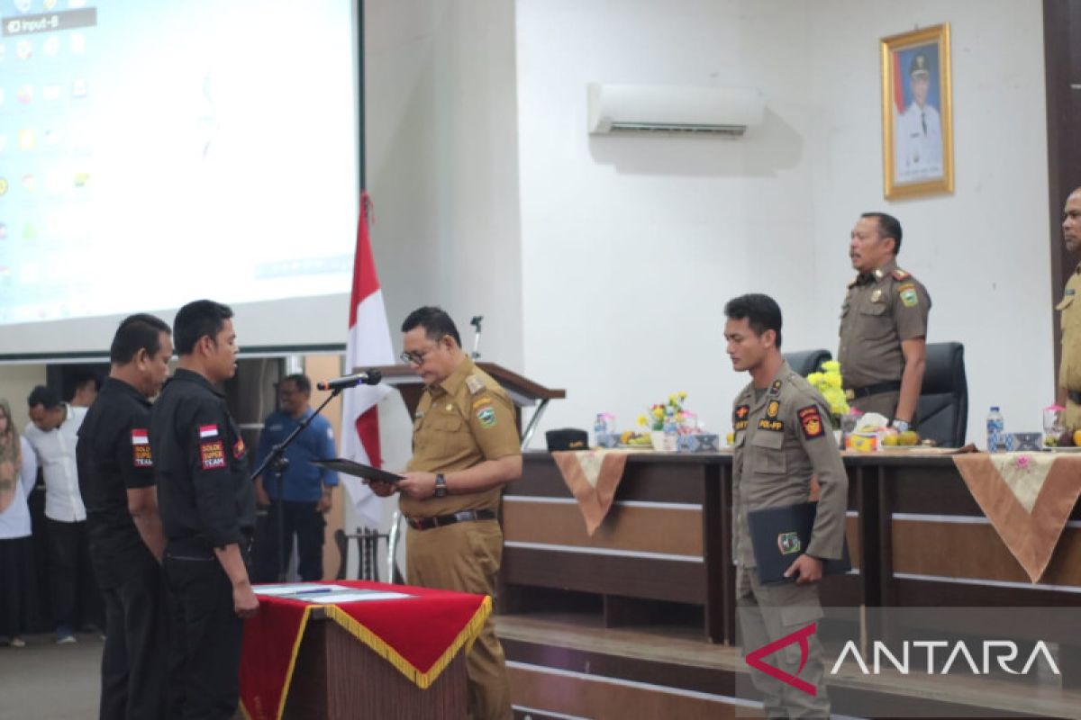 Pemkab kukuhkan Satlinmas tingkat nagari se-Kabupaten Solok