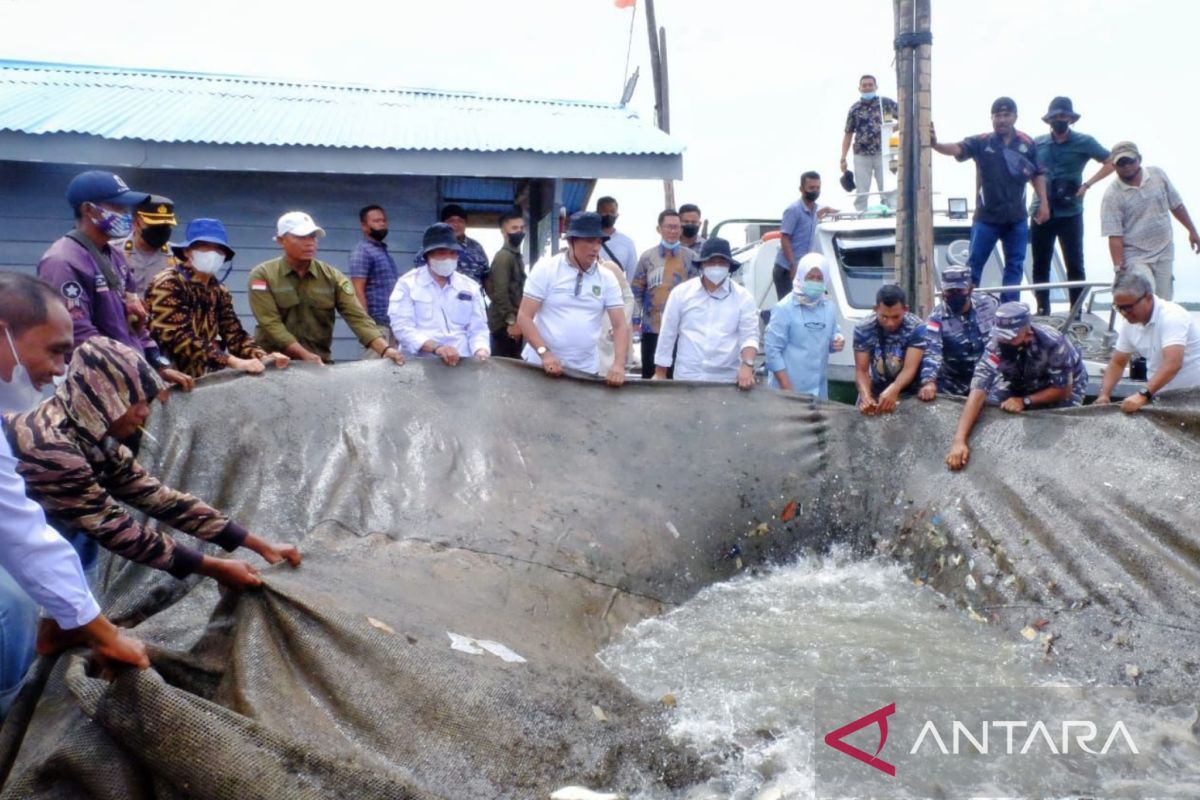 Pemrov Riau dorong BUMDes kelola pangkalan pendaratan ikanMeranti