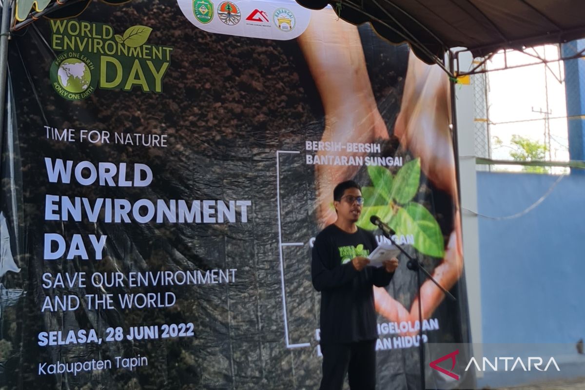 Barangai bersihkan sungai, peringati Hari Lingkungan Hidup 2022