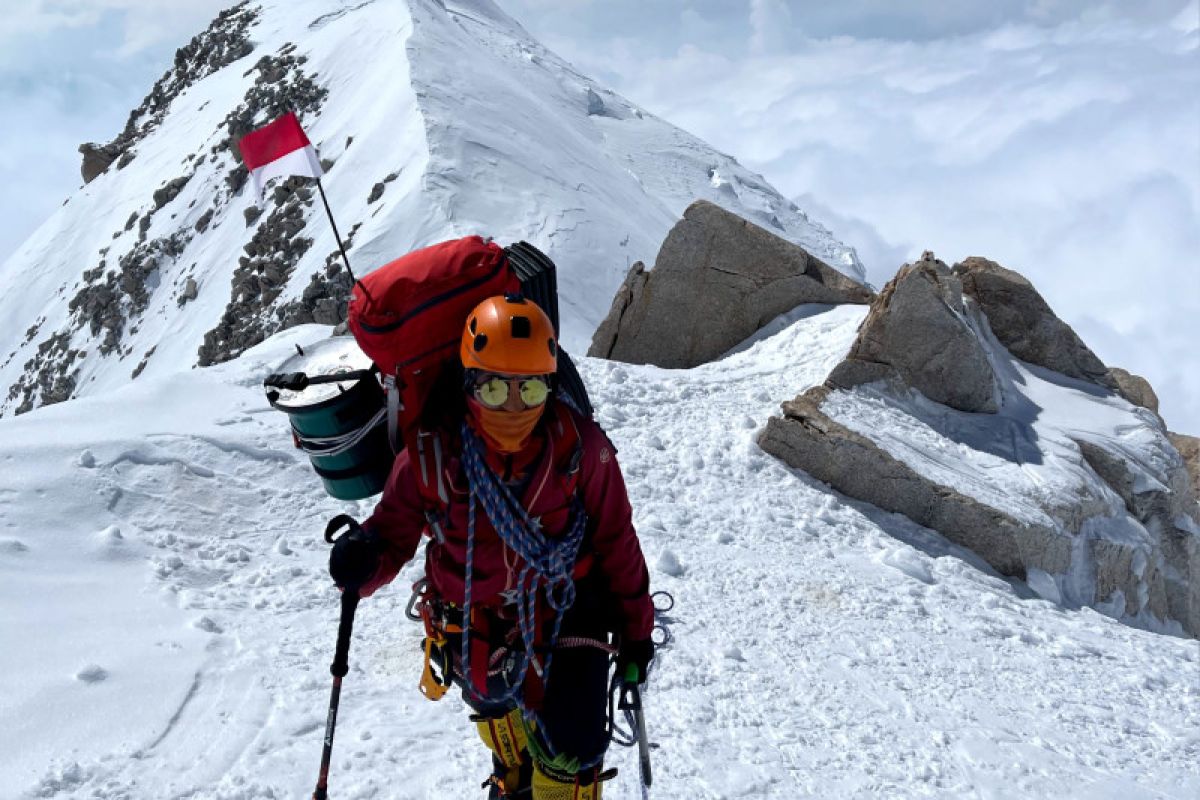 Perjuangan Putri Handayani taklukkan puncak Gunung Denali