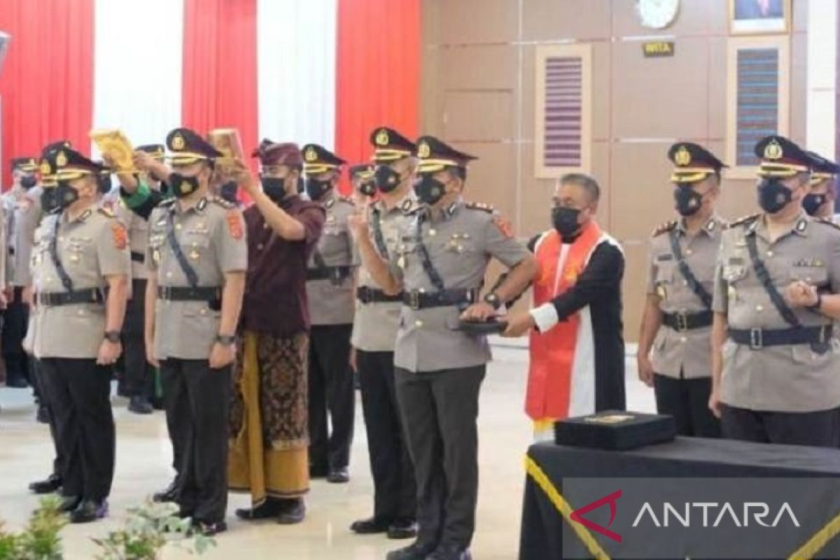 Kapolda Sultra pimpin Sertijab dua PJU dan empat Kapolres