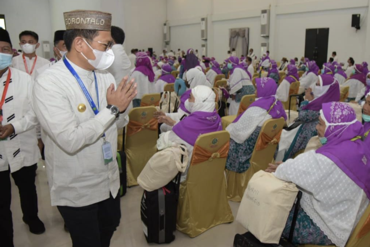 Penjabat Gubernur Gorontalo lepas jamaah calon haji ke Tanah Suci