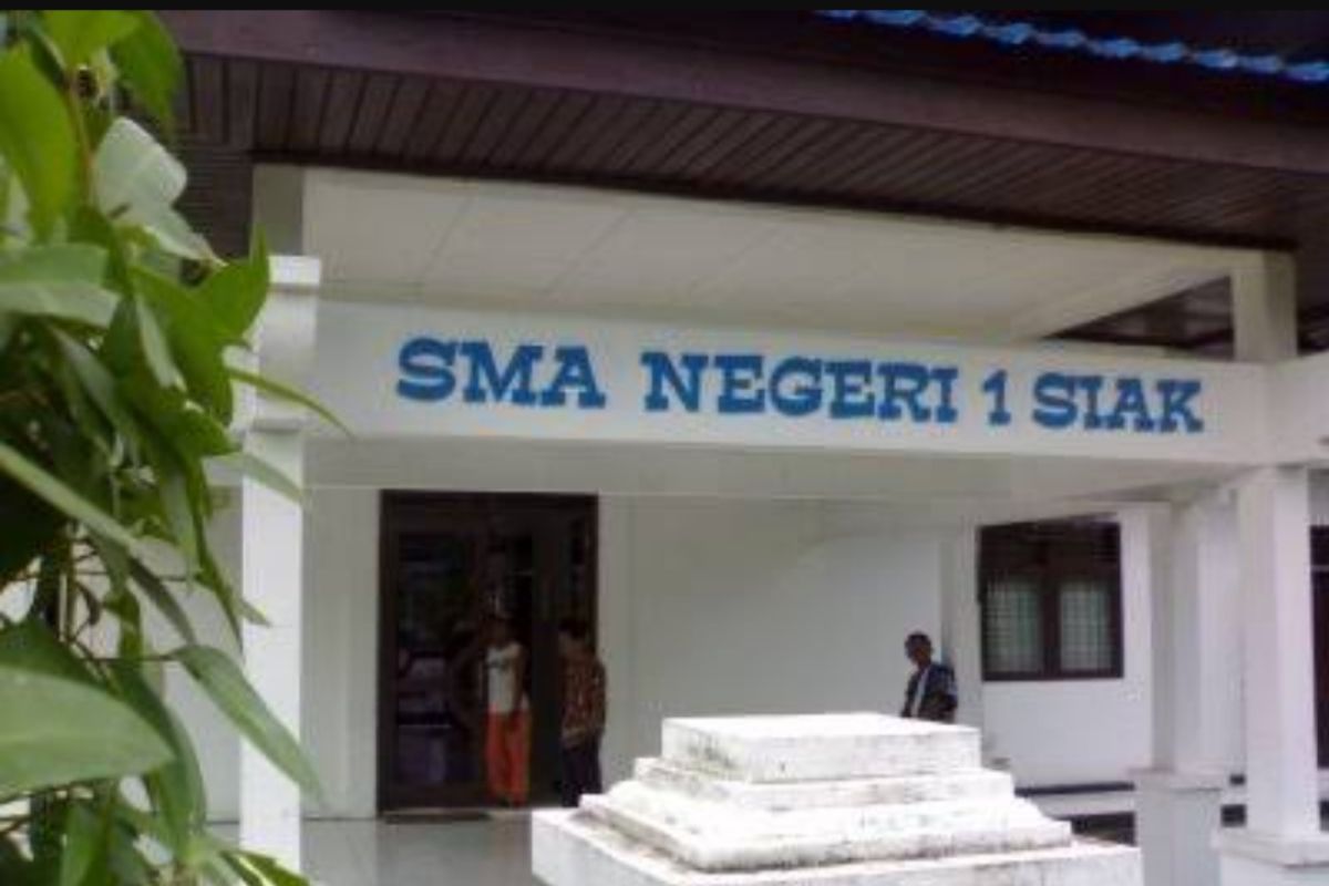 SMAN 2 Siak sering kekurangan murid, SMAN 1 malah tambah kelas