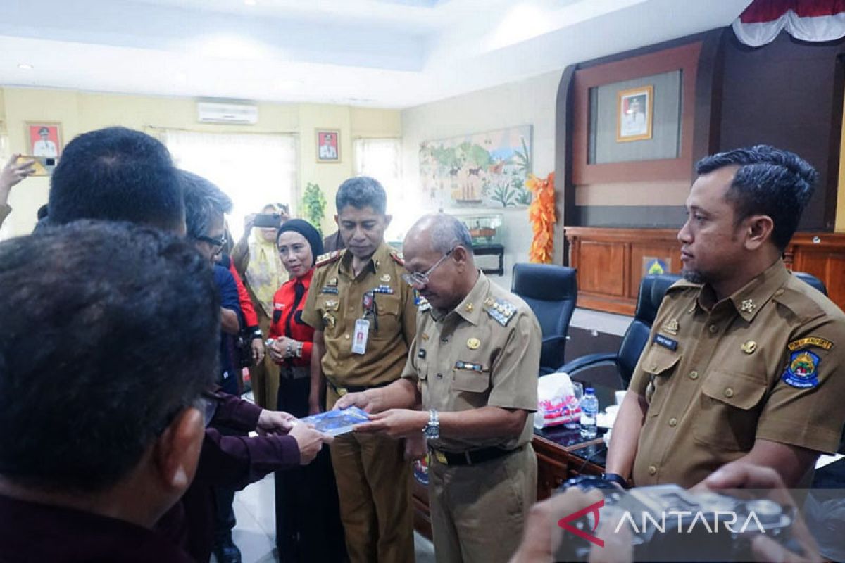 Pemkab Jeneponto bedah buku "Tau Nipakalakbiritta di Bumi Anoa"