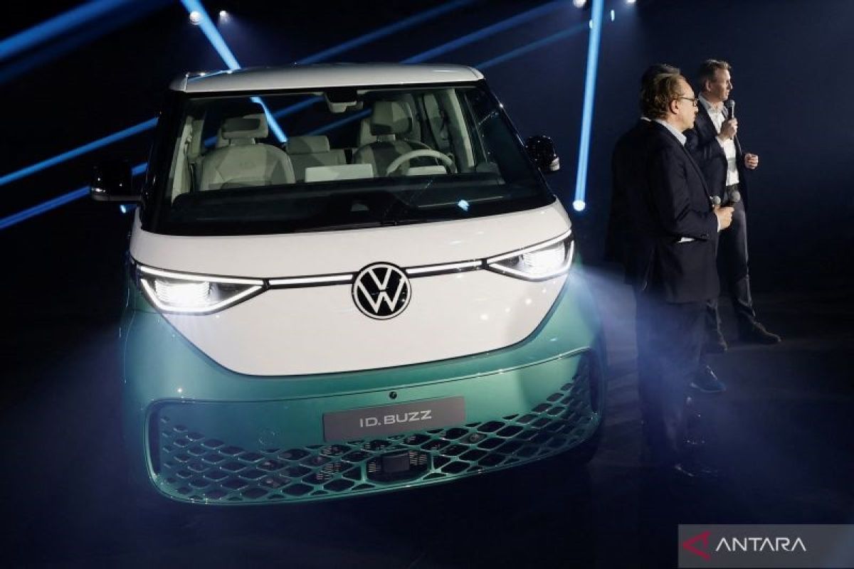 Baterai bermasalah, Volkswagen hentikan sementara produksi kendaraan listrik ID Buzz