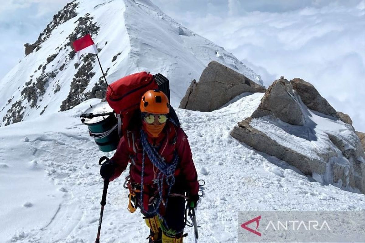 Perjuangan Putri Handayani taklukkan puncak Gunung Denali