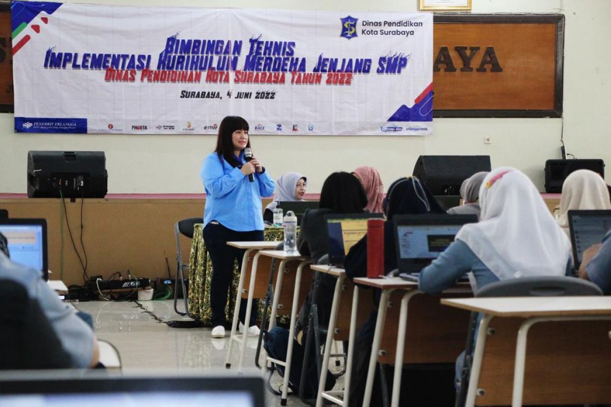 Legislator pacu guru di Surabaya terapkan kurikulum merdeka