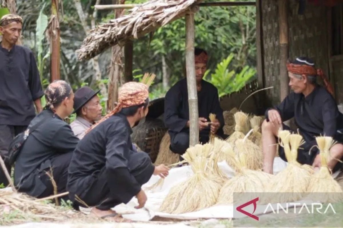 Kampung Adat Miduana membuka diri, penghuninya keturunan Kerajaan Padjajaran