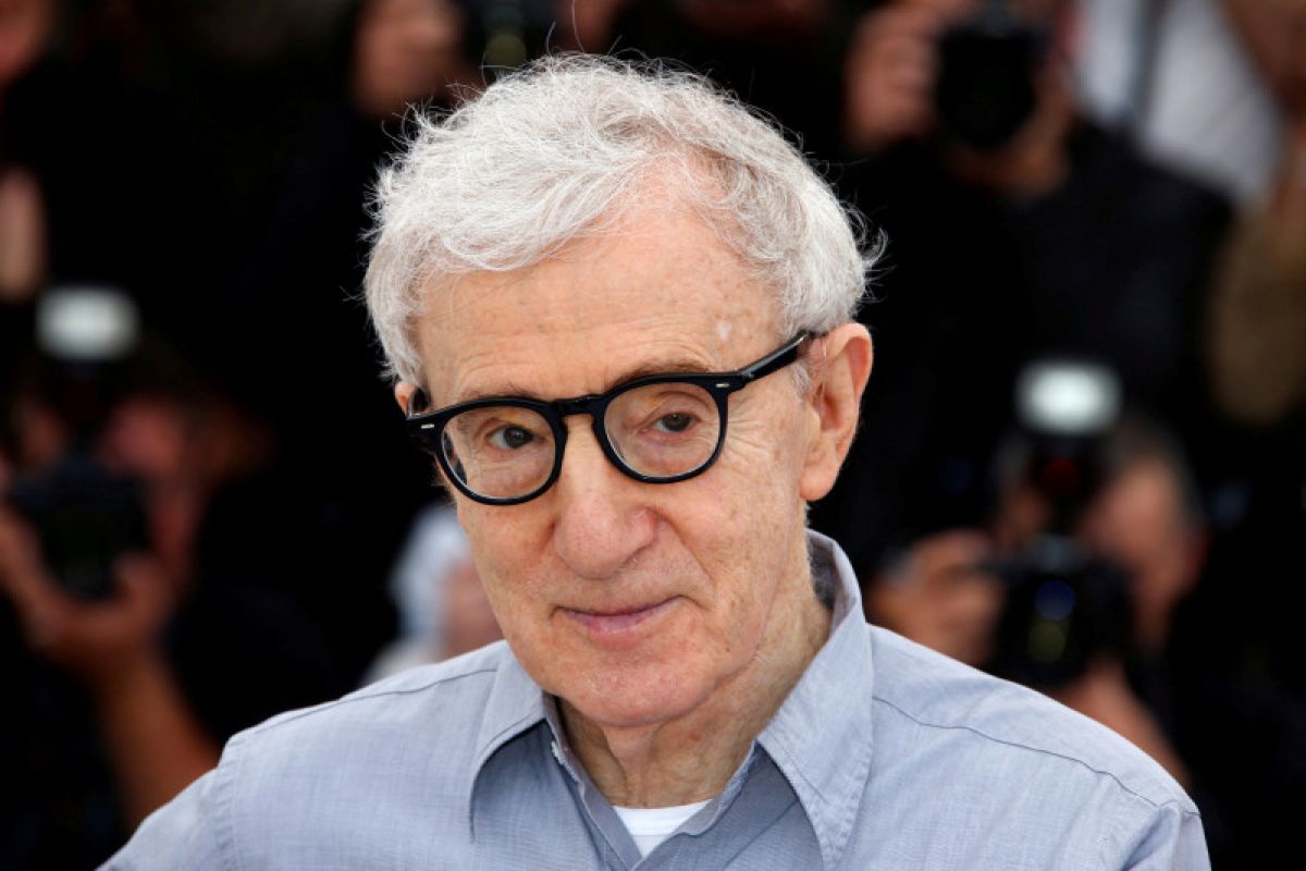 Banyak kecaman di Hollywood, Woody Allen segera pensiun dari bangku sutradara