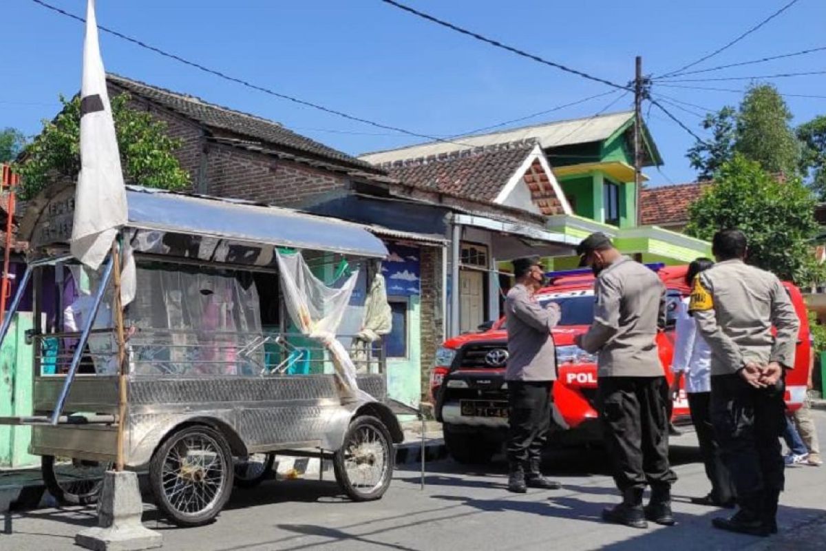 Polisi selidiki kasus istri bunuh suaminya di Kediri