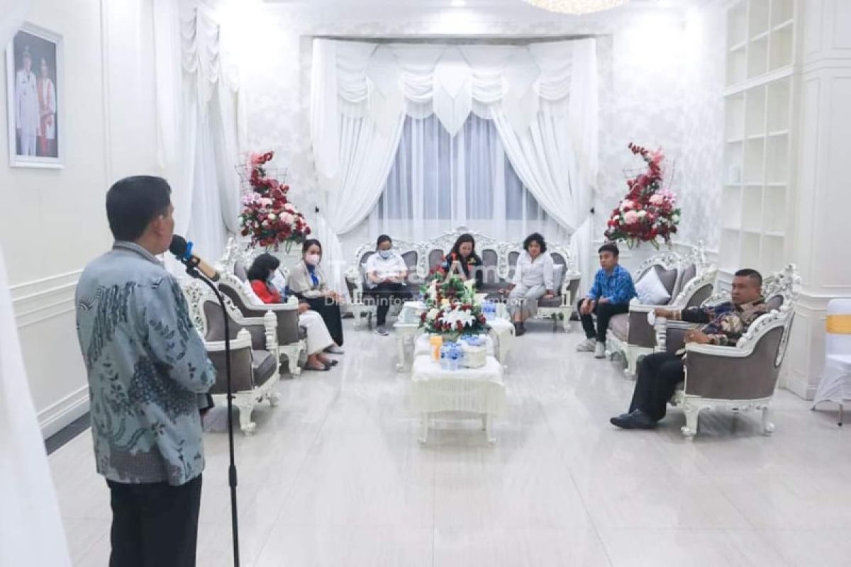 Penjabat Wali Kota Ambon sampaikan aspirasi ke Stafsus Presiden