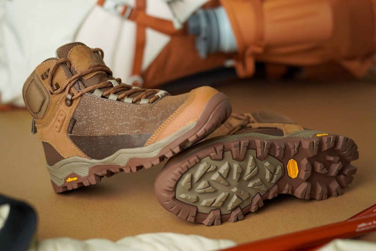 Eiger hadirkan "Lora" sepatu hiking elegan khusus untuk pendaki perempuan