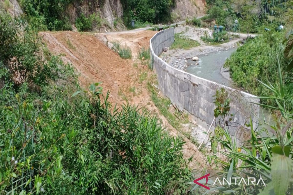 Rehabilitasi pengaman banjir di Panyabungan Timur dipertanyakan warga