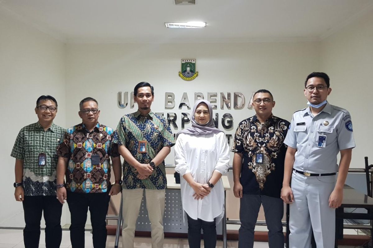 Tingkatkan penerimaan PKB, Kacab Jasa Raharja Banten kunjungi UPT Samsat Serpong