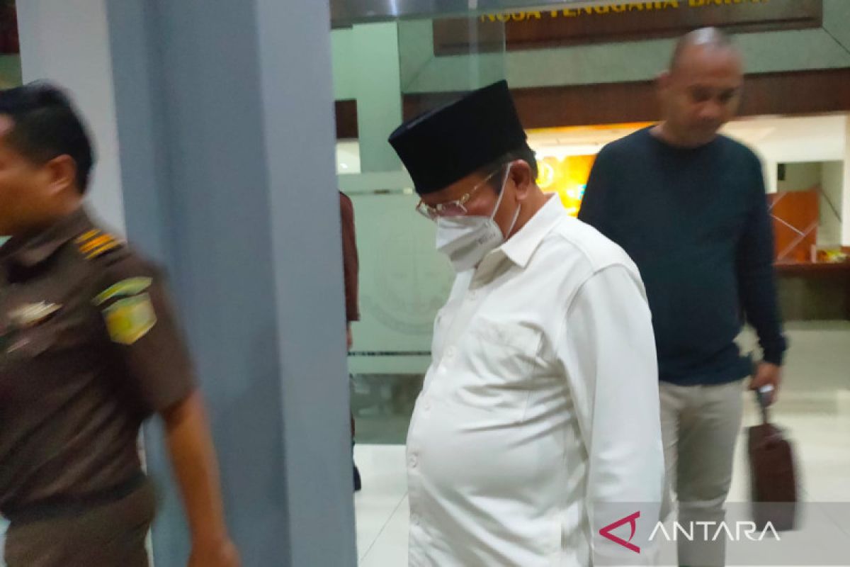 Wabup Lombok Timur menjalani pemeriksaan terkait kasus korupsi dana KUR