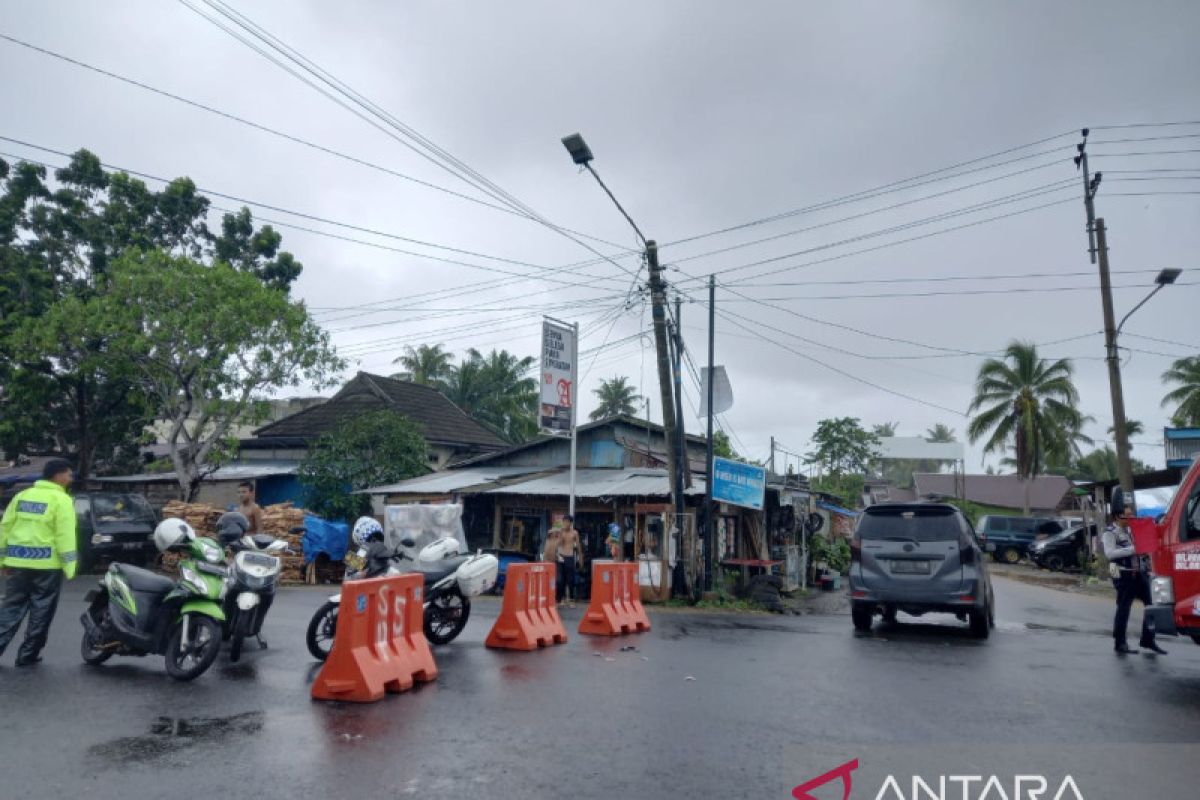 Polres Bengkulu tutup jalan lintas provinsi akibat tergenang banjir