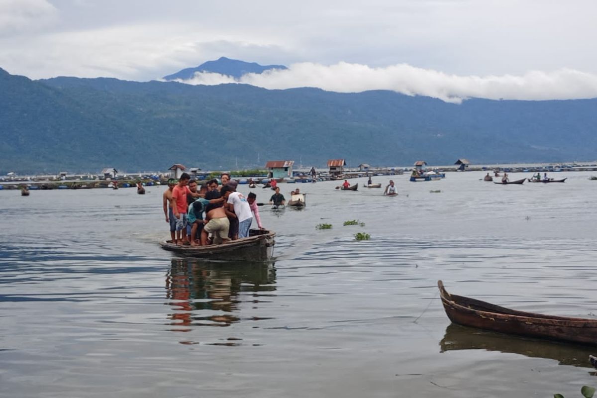 Warga Koto Kaciak Agam tenggelam di Danau Maninjau saat memancing