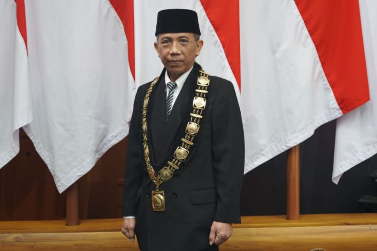 Prof Dr I Nyoman Pugeg dilantik sebagai Rektor Itera