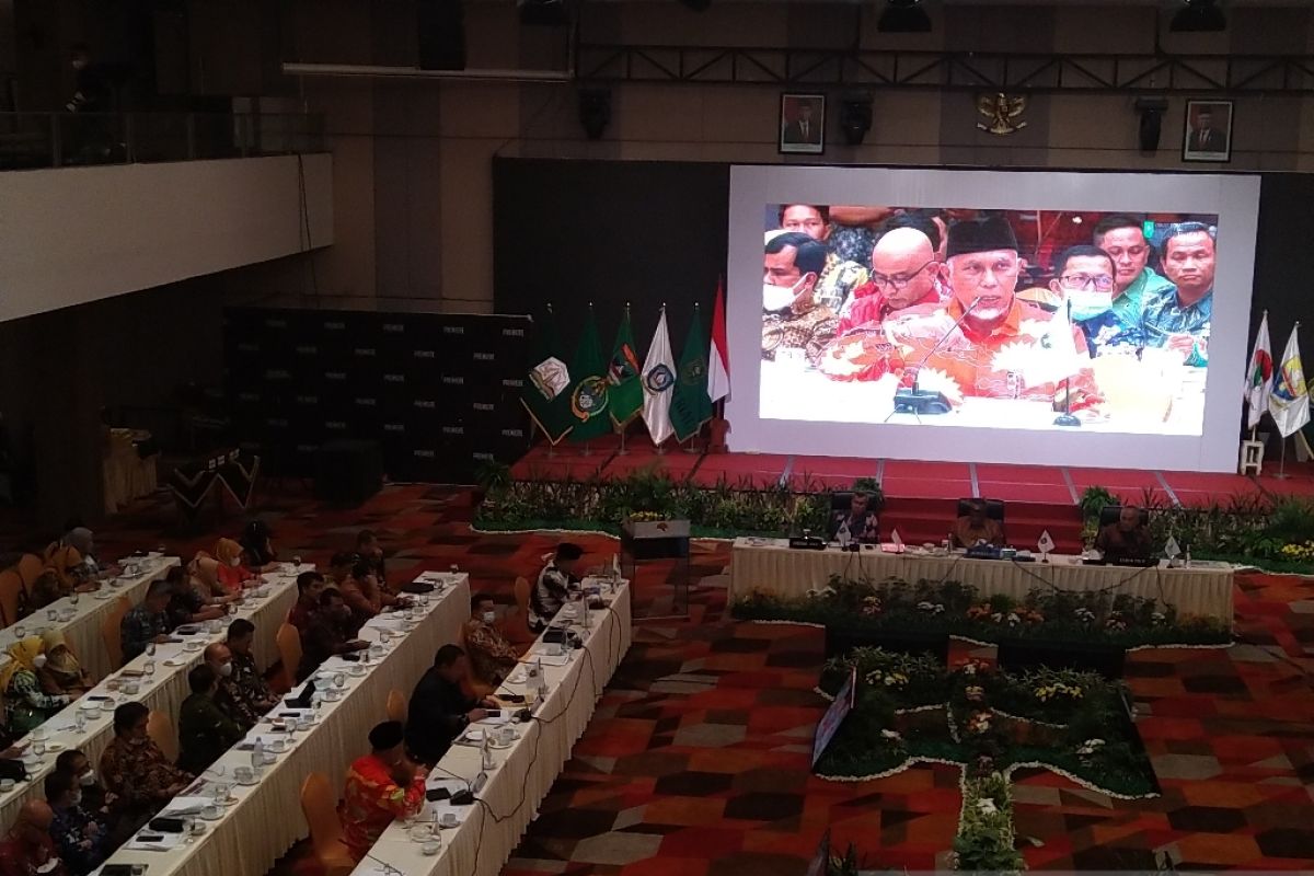Gubernur Sumbar bawa rencana penghapusan honorer dalam Rakor Gubernur se-Sumatera