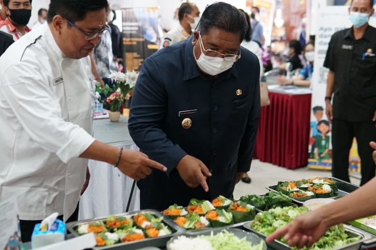 Bupati Buleleng dorong pencari kerja lirik sektor informal