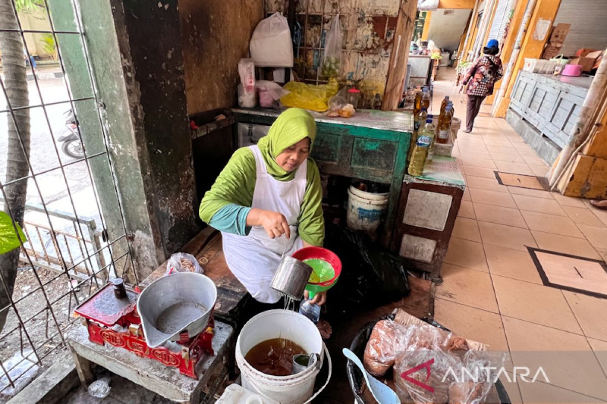 Pengecer minyak goreng curah Yogyakarta diminta daftar Simirah
