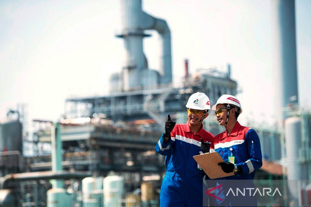 Minyak melemah di Asia karena khawatir inflasi, antisipasi stok naik