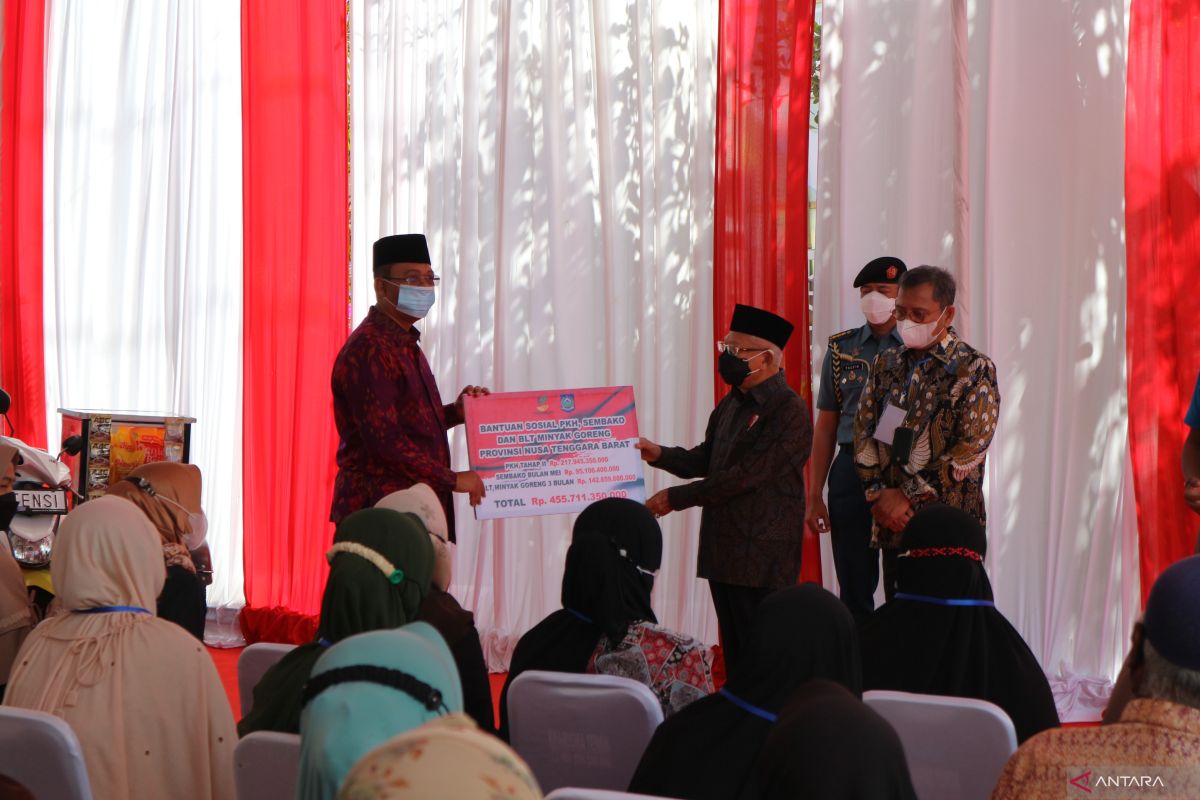 Vice President Amin provides social assistance for NTB