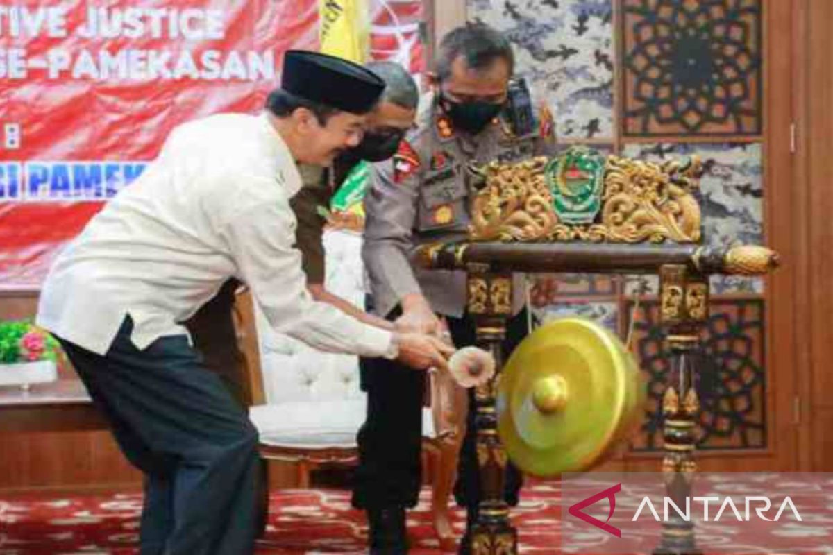 Kejari Pamekasan tekan konflik melalui penyelesaian hukum keadilan restoratif