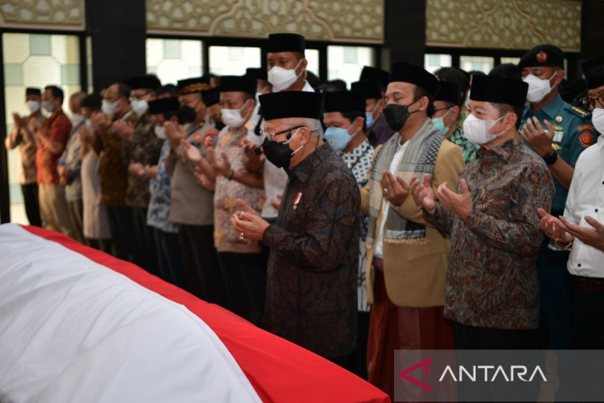 Wapres Ma'ruf Amin pimpin salat jenazah Tjahjo Kumolo di Kemenpan RB