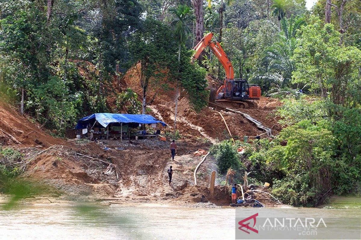 DPRA ingin pemerintah bentuk tim terpadu tertibkan tambang ilegal di Aceh